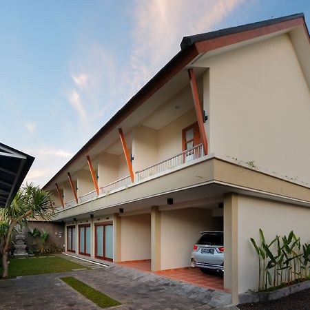 Bed and Breakfast Iconic Bali Living à Denpasar Extérieur photo