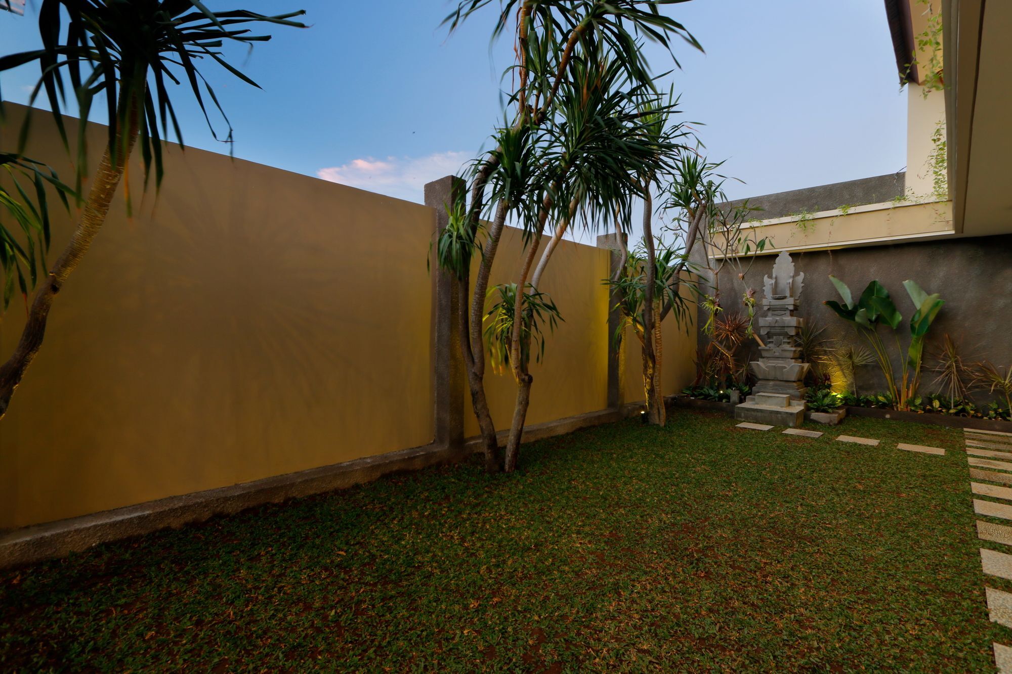 Bed and Breakfast Iconic Bali Living à Denpasar Extérieur photo